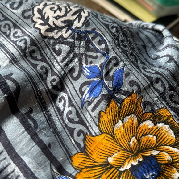 Silk sari wrap skirt - Picture 15 of 16